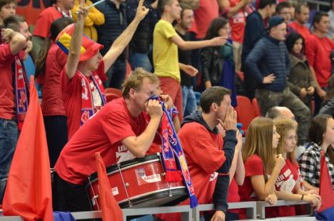 După un final dramatic, CSM CSU Oradea s-a impus, cu 62-60, în faţa argeşenilor de la BCM U Piteşti (FOTO)