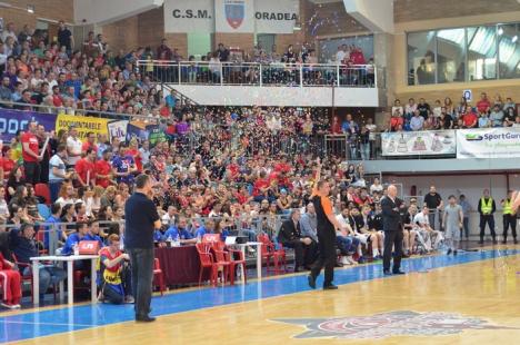 Bucurie în Arena Antonio Alexe: CSM Oradea a câştigat şi meciul al doilea cu Clujul! (FOTO/VIDEO)