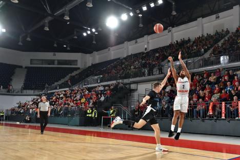 CSM CSU Oradea nu le-a dat nicio şansă celor de la Parnu Sadam şi a obţinut a cincea victorie în Grupa E a FIBA Europe Cup (FOTO)