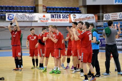 Handbaliştii de la CSM Oradea au câştigat cu 34-29 jocul cu HC Sibiu (FOTO)