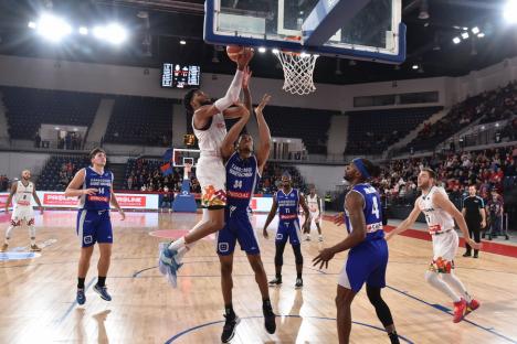 CSM CSU Oradea s-a impus la o diferenţă de 22 de puncte în faţa echipei belgiene Kangoeroes Mechelen, în FIBA Europe Cup!
