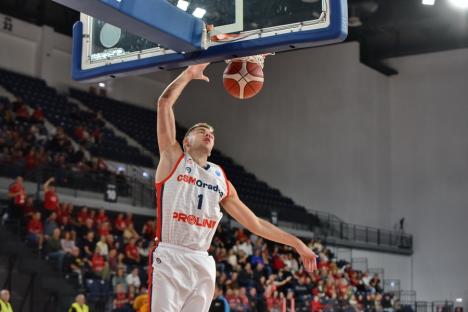 FOTO: Victorie importantă pentru orădeni în debutul fazei grupelor FIBA Europe Cup!