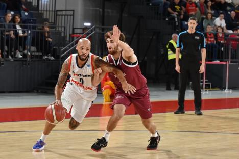 FOTO: Victorie importantă pentru orădeni în debutul fazei grupelor FIBA Europe Cup!