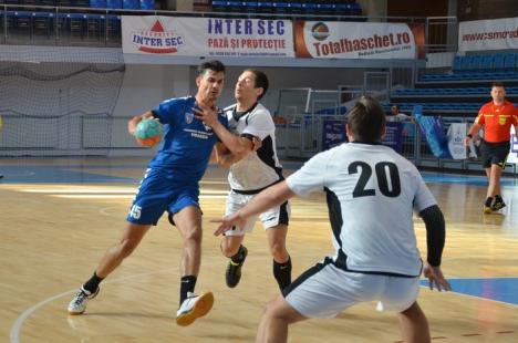 Handbaliștii de la CSM au cedat la limită duelul cu U Cluj (FOTO)
