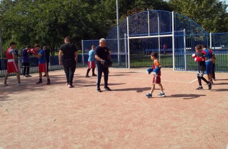 Ministrul Sportului, Eduard Novak, a venit la Oradea pentru a fi printre sportivi la „Ziua Porţilor Deschise la clubul Crişul” (FOTO)