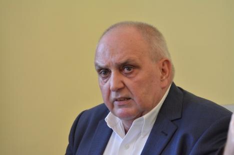 Prefectul de Bihor, Dumitru Ţiplea, l-a numit pe managerul Spitalului Judeţean, dr. Gheorghe Carp, şef peste toate spitalele din judeţ (VIDEO)
