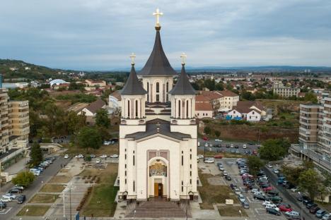 Centenarul reînfiinţării Episcopiei Ortodoxe va fi sărbătorit prin sfinţirea Catedralei din Oradea şi a noii biserici de la Izbuc