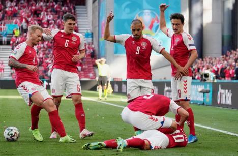 Şoc la Euro 2020! Meciul Danemarca – Finlanda a fost suspendat după ce jucătorul Christian Eriksen s-a prăbuşit pe teren