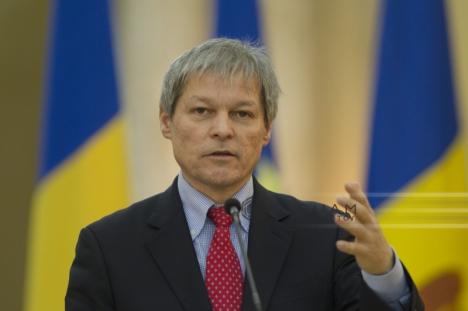 Cioloş are, în sfârşit, partid: „Vrem să construim o Românie care să fie pe PLUS!”