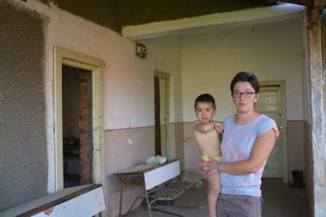 Bienvenido a Coleşti! Două familii tinere, între care una româno-spaniolă, vor să facă dintr-un sat de lângă Vaşcău o destinaţie de ecoturism (FOTO)