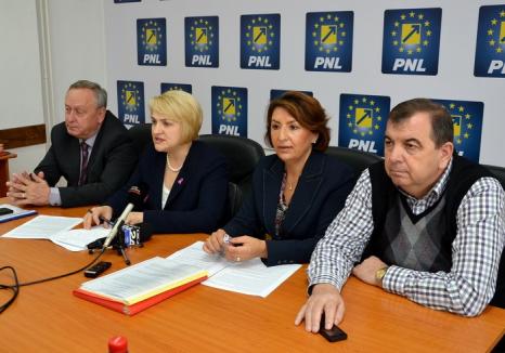 Doi foşti miniştri condamnă la Oradea actuala guvernare pentru blocarea investiţiilor în Mediu