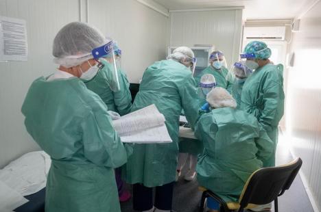 Covid în Bihor: 7 decese şi 142 noi îmbolnăviri, multe ale unor cadre medico-sanitare. Scade numărul cazurilor active