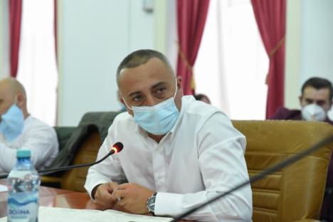 Prima „contră” în CJ Bihor: PSD-istul Felix Cozma a cerut şedinţe online. Bolojan: Dacă navetiştii merg la muncă, pot şi aleşii!