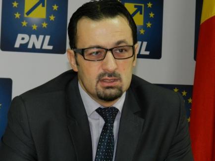 Senatorul Cristian Bodea: Fostul ministru al Transporturilor i-a dat trei veşti despre drumurile din Bihor, „una rea, una foarte rea şi una bună”