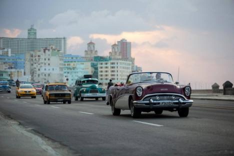 Excursie virtuală. Fotograful Remus Toderici le-a arătat orădenilor cum e în Cuba (FOTO)