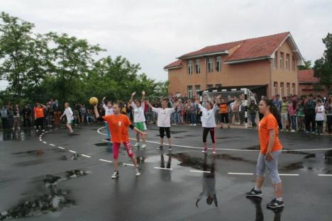 Festival de handbal juvenil la Adoni: Cupa Ierului şi-a desemnat câştigătorii (FOTO)