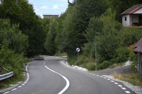Lucru rar: aproape 13 kilometri din Drumul Apusenilor, tronsonul dintre Remeți și Valea Drăganului, au fost modernizați înainte de termen (FOTO)