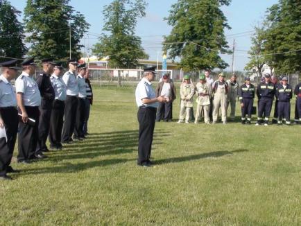 Cei mai buni salvatori "amatori" din judeţ sunt cei de la Popeşti şi de la Lemnul Oradea