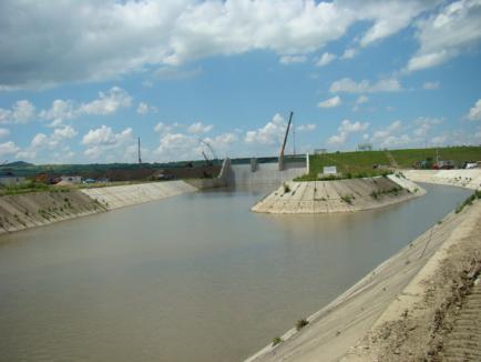 Lucrările la barajul Suplacu de Barcău, finalizate în proporţie de 80% 
