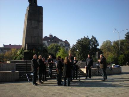 Un grup de olandezi a cântat în Parcul 1 Decembrie despre Dumnezeu (FOTO / VIDEO)