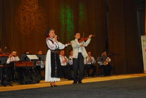 Toamna Orădeană s-a încheiat cu un concert folcloric, cu casa plină (FOTO)