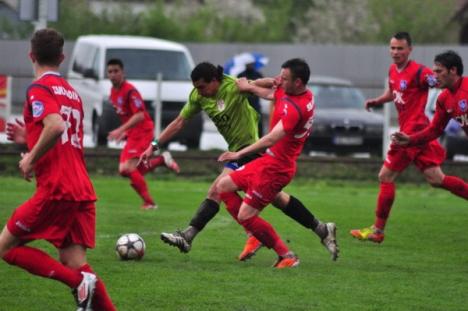 FC Bihor s-a impus la trei goluri diferenţă la Deva