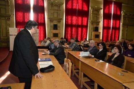 Candidat la funcţia de rector al Universităţii, Ionescu a fost primit cu aplauze de alegătorii de la Medicină 