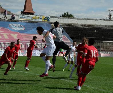 Ne-au făcut praf! FC Bihor a pierdut la două goluri în faţa arădenilor de la UTA (FOTO)