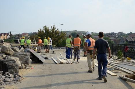 A început turnarea betonului pe podul Theodor Neş