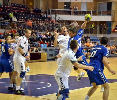 S-a năruit şi ultima şansă! Handbaliştii de la CSM, învinşi la 7 goluri de Dinamo Braşov (FOTO)