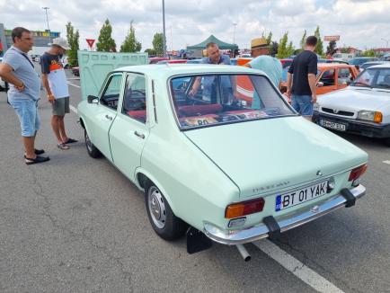 Întâlnirea pasionaților de Dacii în Oradea: nostalgie, motoare turate, concursuri și distracție la ERA Park (FOTO/VIDEO)