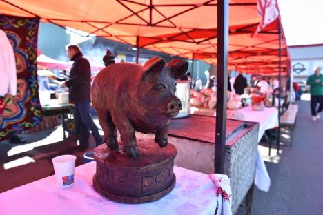 Dezlegare la... cârnați și toroș: Eliberarea de restricțiile pandemice, sărbătorită la Oradea cu festivalul „D’ale porcului” (FOTO)