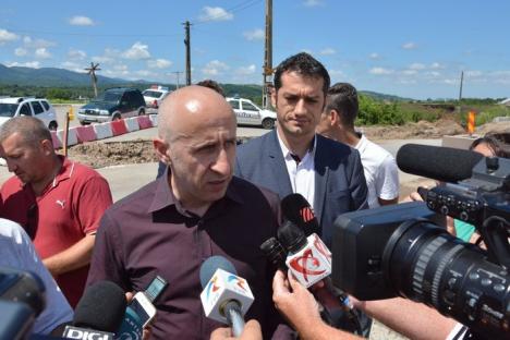 Ministrul Transporturilor despre petecul de teren al CFR necesar 'îndreptării' drumului expres: Va fi dat Primăriei Oradea, să-şi facă treaba!
