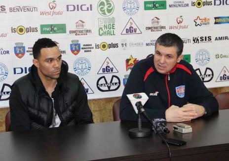 Cristian Achim, antrenorul CSM U Oradea: Nu găsim jucători români care să-i înlocuiască pe cei accidentaţi