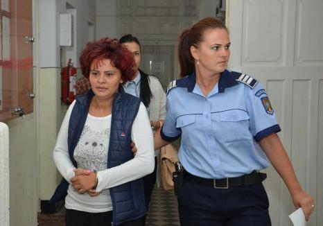 Ţepara de la Tribunal: Daniela Moca a fost prinsă cu escrocherii de 200.000 făcute prin falsificarea actelor unor licitaţii