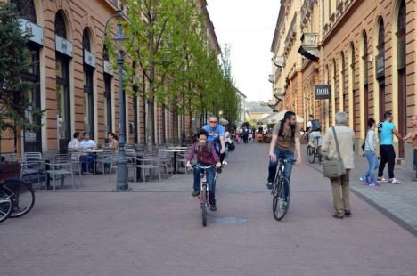 'Veniţi la noi!': Debreţinul îşi promovează tot mai agresiv ofertele în Oradea (FOTO)