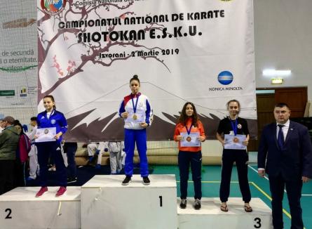 Două sportive din Bihor, medaliate cu aur și argint la naţionalele de karate shotokan