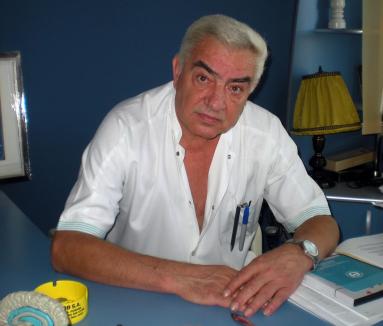Neurochirurgul Dumitru Mohan va preda în continuare la FMF Oradea