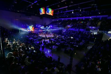 Luptele au umplut Oradea Arena: 6.000 de oameni l-au susţinut pe Sandu Lungu în gala finală Dinamite Fighting Show 2024 (FOTO/VIDEO)