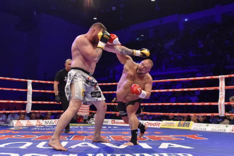 Luptele au umplut Oradea Arena: 6.000 de oameni l-au susţinut pe Sandu Lungu în gala finală Dinamite Fighting Show 2024 (FOTO/VIDEO)