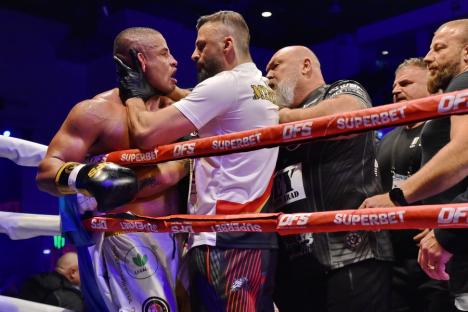 Luptele au umplut Oradea Arena: 6.000 de oameni l-au susţinut pe Sandu Lungu în gala finală Dinamite Fighting Show 2024 (FOTO/VIDEO)