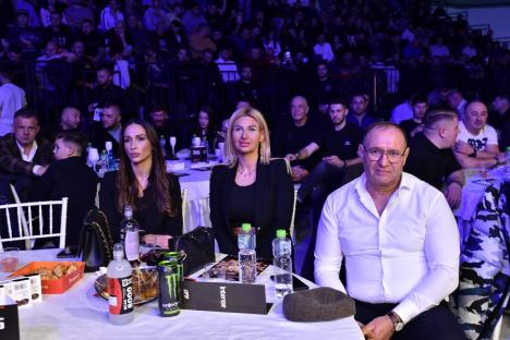 Luptele au umplut Oradea Arena: 6.000 de oameni l-au susţinut pe Sandu Lungu în gala finală Dinamite Fighting Show 2024 (FOTO/VIDEO)