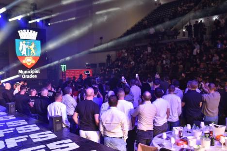 Luptele au umplut Oradea Arena: 6.000 de oameni l-au susţinut pe Sandu Lungu în gala finală Dinamite Fighting Show 2024 (FOTO/VIDEO)