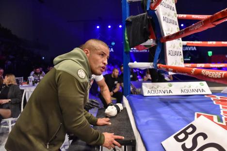 Luptele au umplut Oradea Arena: 6.000 de oameni l-au susţinut pe Sandu Lungu în gala finală Dinamite Fighting Show 2024 (FOTO/VIDEO)