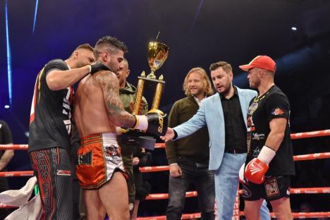 Luptele au umplut Oradea Arena: 6.000 de oameni l-au susţinut pe Sandu Lungu în gala finală Dinamite Fighting Show 2024 (FOTO/VIDEO)