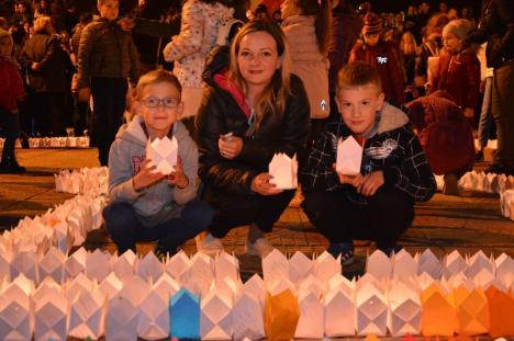 După ora Ungariei... Electrica a stins lumina cu o oră întârziere, abia la încheierea festivităţilor Earth Hour (FOTO/VIDEO)
