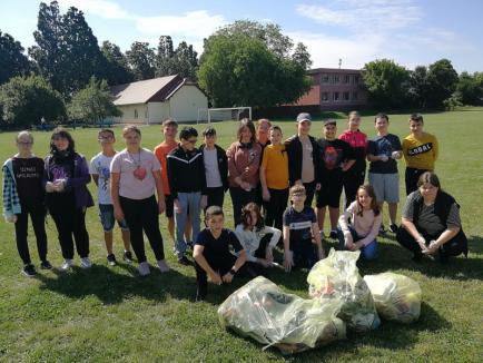 140 de copii și 60 de profesori din Bihor implicați în Luna Curățeniei, recompensați cu premii