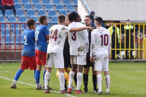 FC Bihor a câştigat cu 4-0 ultimul joc de pe teren propriu din acest an şi a revenit pe primul loc! (FOTO)