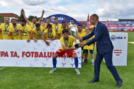 Primele reacții după promovarea FC Bihor. IMAGINILE victoriei