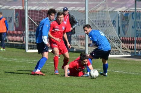 FC Bihor a pierdut jocul cu Unirea Tărlungeni. Antrenorul Călin Cheregi se gândeşte să demisioneze (FOTO)